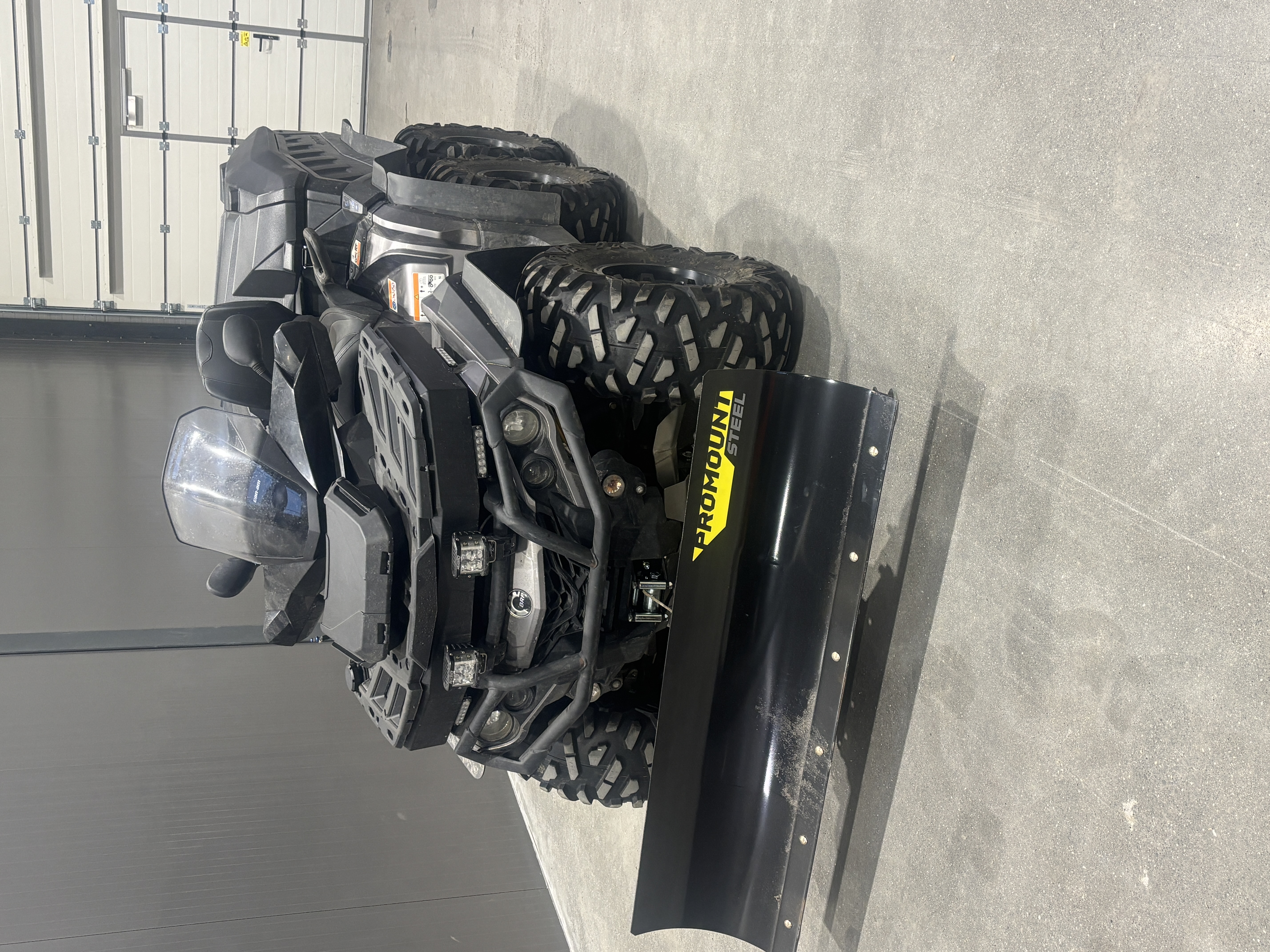 CAN - AM OUTLANDER 6X6 1000