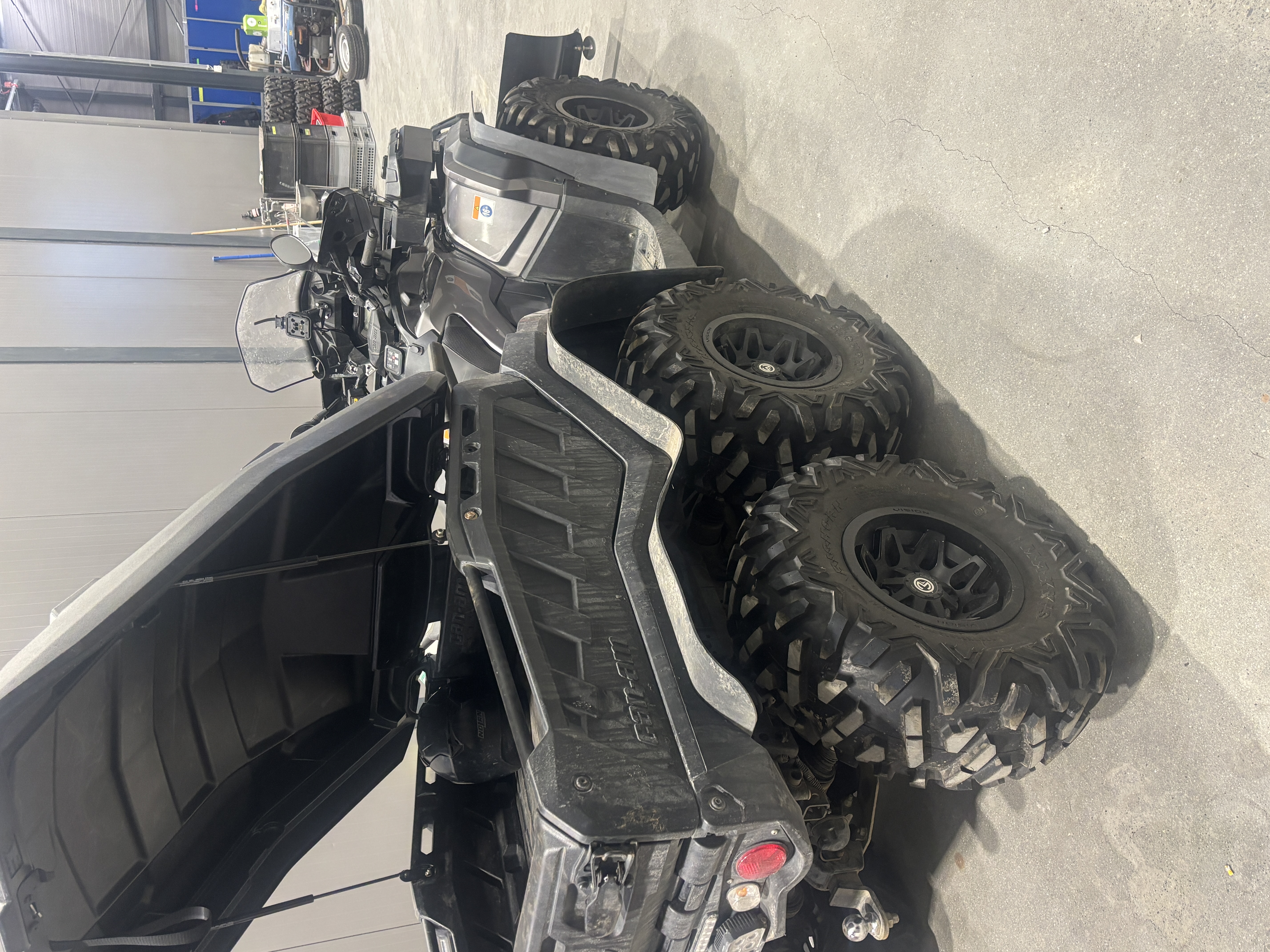 CAN - AM OUTLANDER 6X6 1000